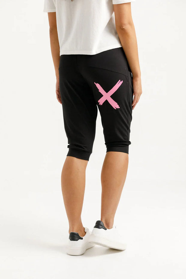 Home-lee Apartment 3/4 Pants - Black With Candy Pink X