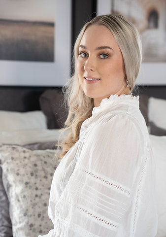 *** PRE ORDER *** Harlem Hadley Blouse - Pale Blue