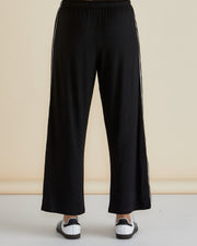 Betty Basics Evelyn Wide Leg Jogger - Black