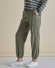 Betty Basics Lacey Lyocell Cargo Jogger - Khaki