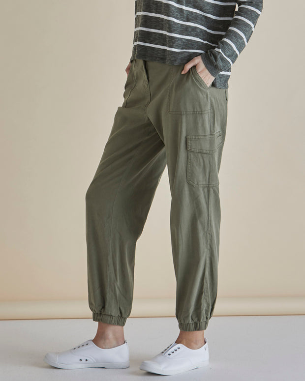 Betty Basics Lacey Lyocell Cargo Jogger - Khaki