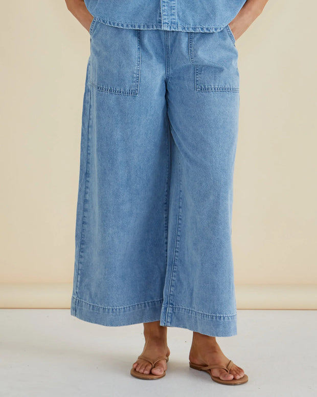 Betty Basics Saffra Relax Leg Jean - Medium Wash