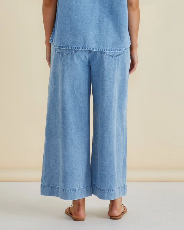 Betty Basics Saffra Relax Leg Jean - Medium Wash