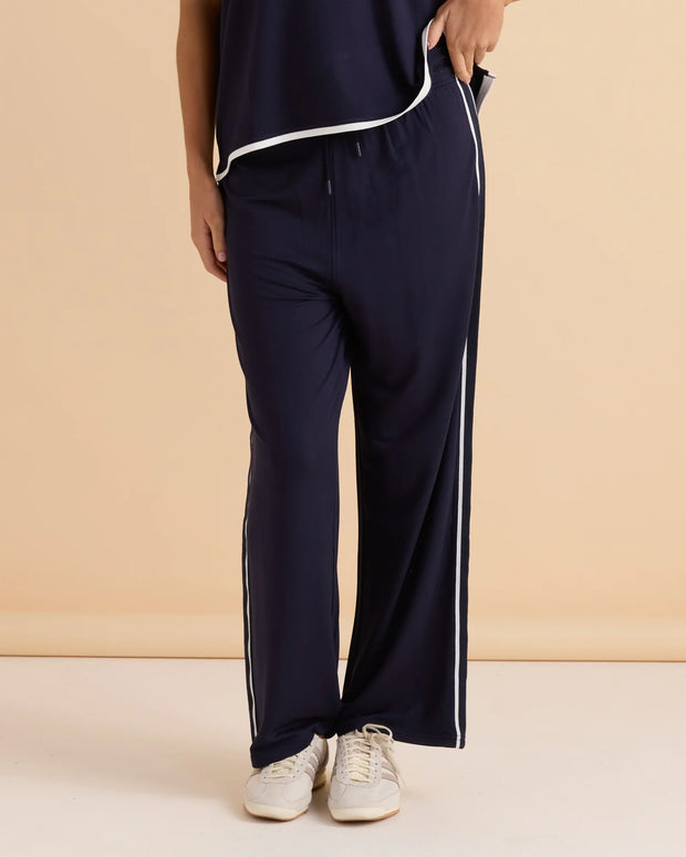 Betty Basics Evelyn Wide Leg Jogger - Navy