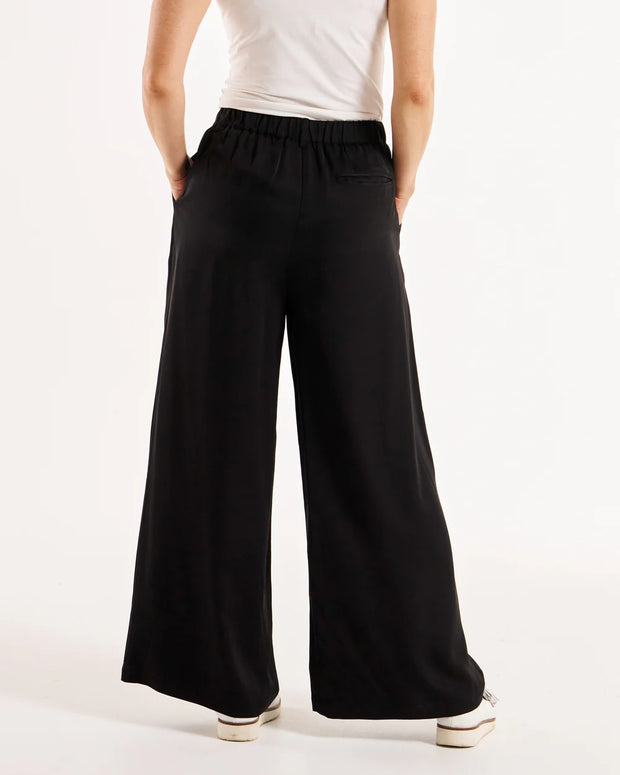 Betty Basics Venus Satin Pant - Black