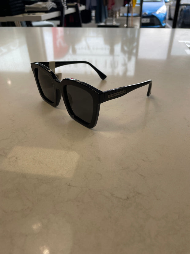 Privé Revaux Sunglasses - The Sundays Best - Black