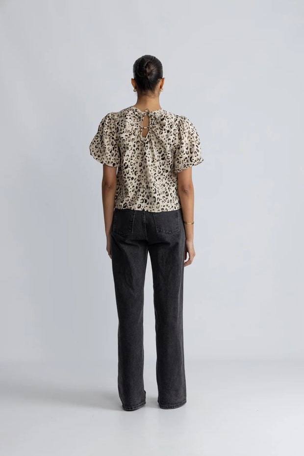 MSCH Alyona Vlora 2/4 Top - Oatmeal Leo