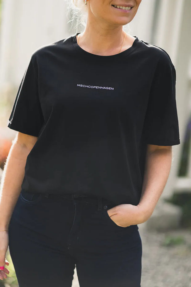 MSCH Terina Oragnic Small Logo Tee - Black/White